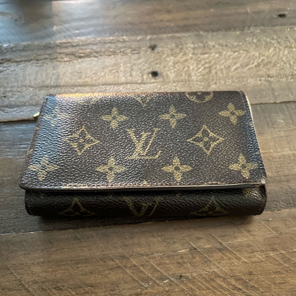 LOUIS VUITTON Monogram Tri-fold Zip Wallet